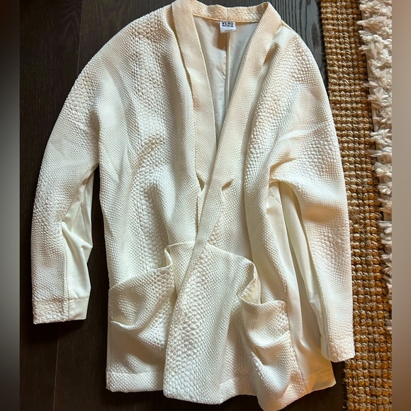 Vero Moda - soft blazer with texture on front - Picture 1 of 3